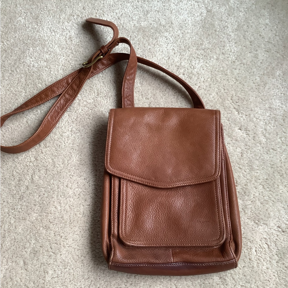 Fossil Genuine Leather crossbody handbag.